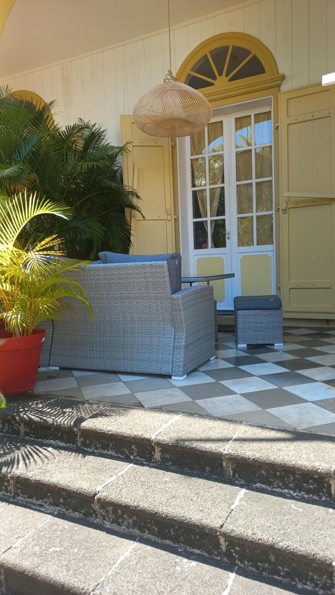 O Privilege Villa D'Exception En Centre-Ville De St-Pierre Saint Pierre Exterior photo